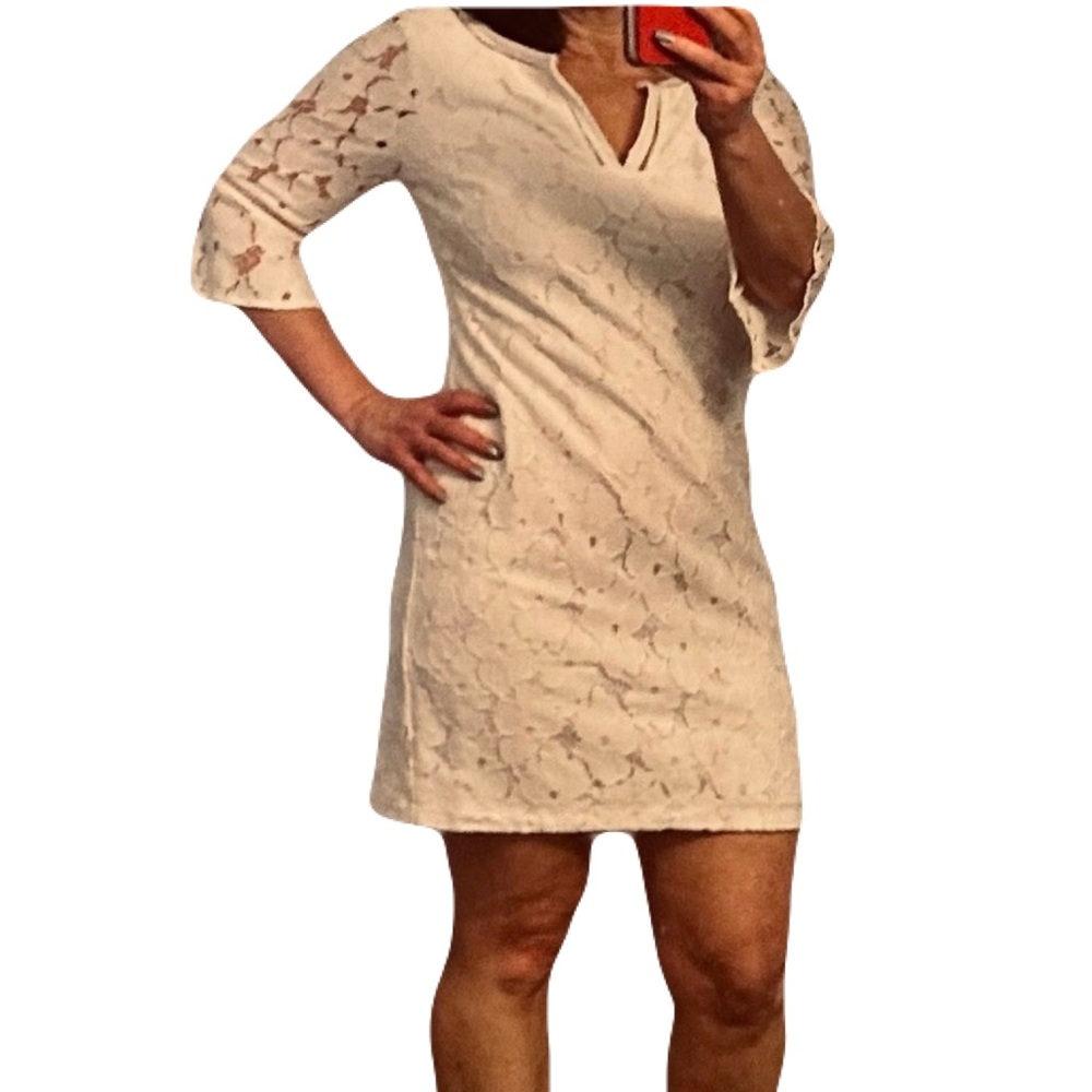 Jessic Howard Floral Ivory 3/4 Bell-Sleeve V-Neck Shift Dress